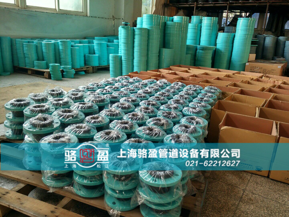 可曲撓橡膠接頭在突然增壓的條件下如何防水爆破現(xiàn)象的出現(xiàn)？